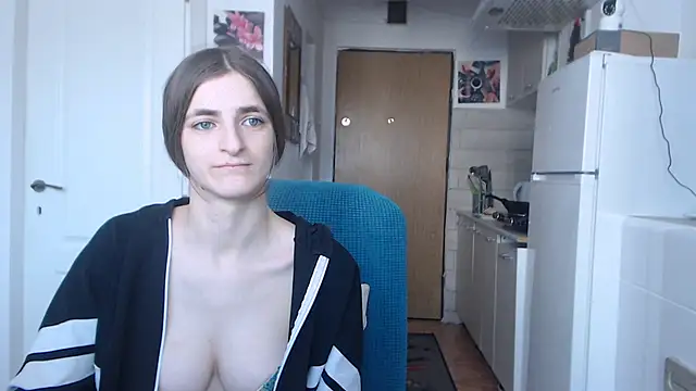 Snapshot of simyhvn chatting on February 18, 8:16 am simyhvn online show from February 18, 8:16 am