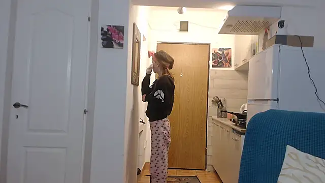 Snapshot of simyhvn chatting on February 22, 5:12 am simyhvn online show from February 22, 5:12 am