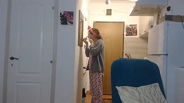 Snapshot of simyhvn chatting on February 25, 5:08 am simyhvn online show from February 25, 5:08 am