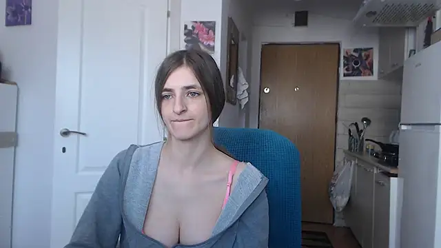 Snapshot of simyhvn chatting on February 25, 8:14 am simyhvn online show from February 25, 8:14 am