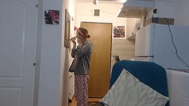 Snapshot of simyhvn chatting on February 26, 5:09 am simyhvn online show from February 26, 5:09 am