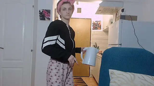 Snapshot of simyhvn chatting on March 1, 5:09 am simyhvn online show from March 1, 5:09 am