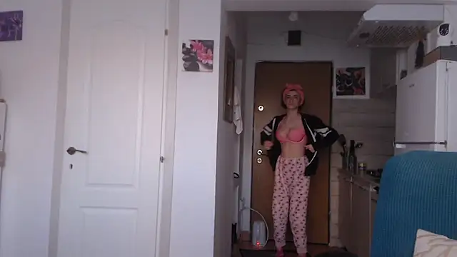 Snapshot of simyhvn chatting on March 5, 5:07 am simyhvn online show from March 5, 5:07 am