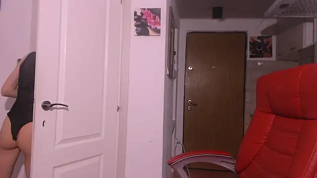 Snapshot of simyhvn chatting on October 18, 6:26 am simyhvn online show from October 18, 6:26 am