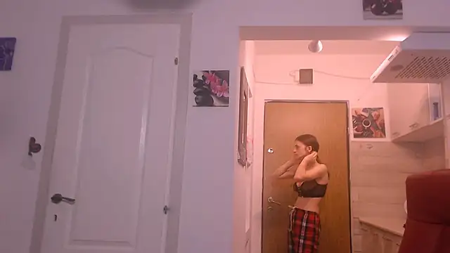 Snapshot of simyhvn chatting on October 23, 4:34 am simyhvn online show from October 23, 4:34 am