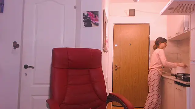 Snapshot of simyhvn chatting on November 19, 5:07 am simyhvn online show from November 19, 5:07 am