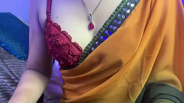 Snapshot of Queen_Angelena chatting on April 30, 6:25 pm Queen Angelena online show from April 30, 6:25 pm