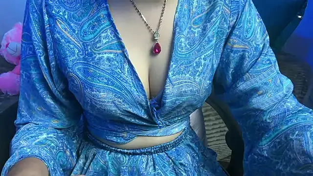Snapshot of Queen_Angelena chatting on May 2, 5:18 pm Queen Angelena online show from May 2, 5:18 pm