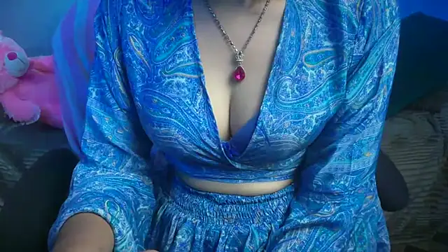 Snapshot of Queen_Angelena chatting on May 3, 5:24 am Queen Angelena online show from May 3, 5:24 am