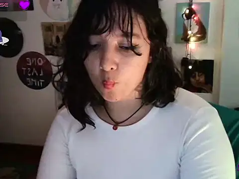 Snapshot of soynanabela28 chatting on March 3, 10:42 pm soynanabela28 online show from March 3, 10:42 pm