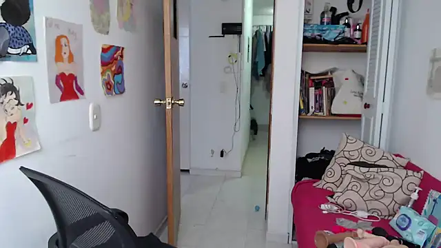 soynanabela28 online show from December 1, 8:25 pm