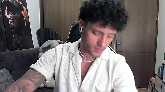 Alessandro Vanni online show from November 6, 1:50 am