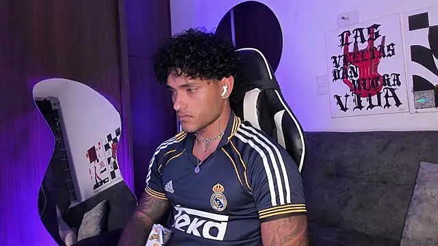 Alessandro Vanni online show from March 11, 2:39 am