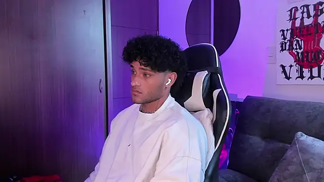 Alessandro Vanni online show from April 18, 2:10 pm