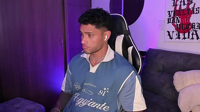 Alessandro Vanni online show from July 13, 10:01 pm
