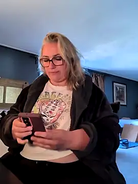 Canadian BBW online show from June 11, 2:48 pm