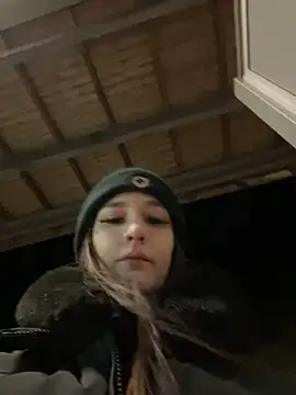 joanaelaa online show from February 18, 8:47 pm