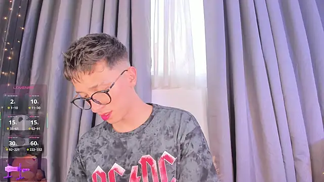 Thiago jones online show from October 6, 9:45 pm