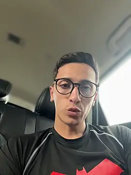 Thiago jones online show from November 20, 8:30 pm