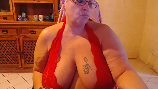 MISS LINDAH online show from October 1, 5:13 am