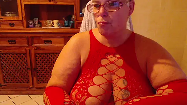 MISS LINDAH online show from February 4, 6:41 am