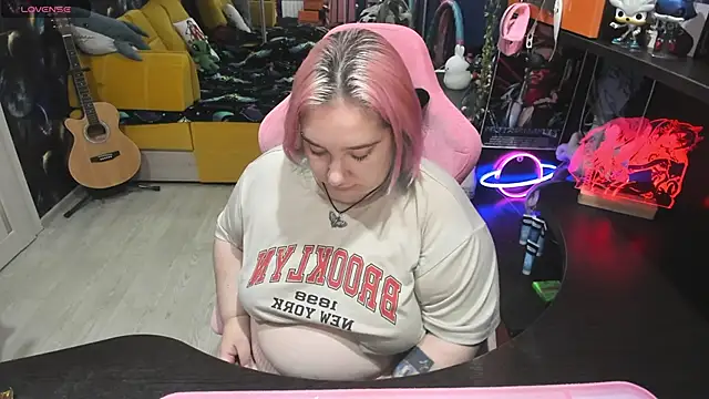 Softie Sofy online show from September 10, 1:38 am