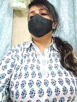 cute-tanvi online show from October 25, 1:13 am