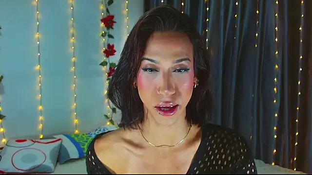 Snapshot of Kenisha_Sweet chatting on January 18, 12:26 pm Kenisha Sweet online show from January 18, 12:26 pm