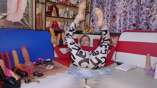 callme Anna online show from November 16, 10:15 pm