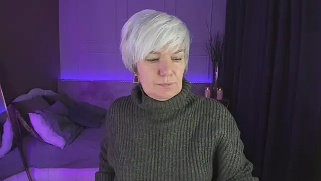 Snapshot of CarmenSoft chatting on December 4, 8:51 pm CarmenSoft online show from December 4, 8:51 pm