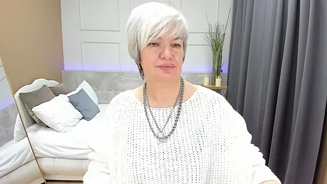Snapshot of CarmenSoft chatting on December 9, 5:40 am CarmenSoft online show from December 9, 5:40 am