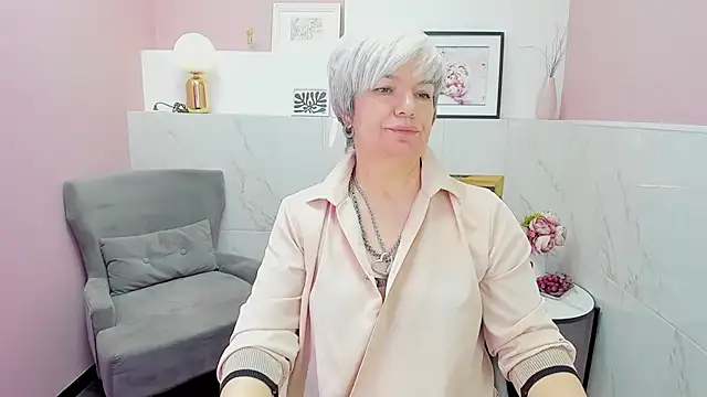 Snapshot of CarmenSoft chatting on January 8, 5:48 am CarmenSoft online show from January 8, 5:48 am