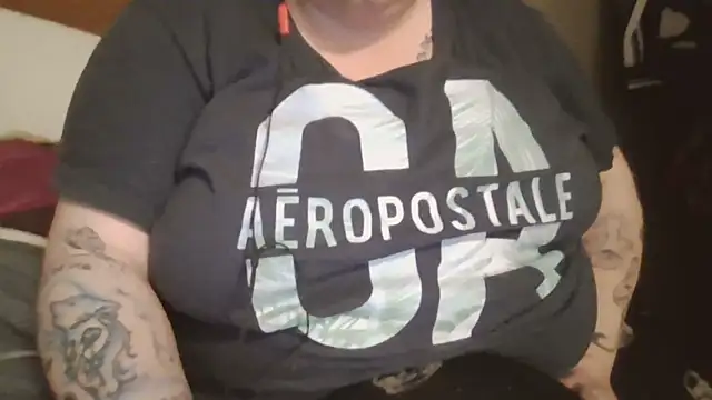 Snapshot of Ladyofmystery chatting on December 21, 4:19 am Ladyofmystery online show from December 21, 4:19 am