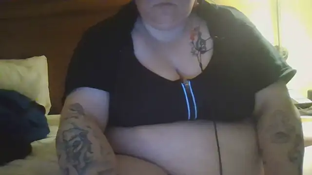 Snapshot of Ladyofmystery chatting on December 25, 5:16 am Ladyofmystery online show from December 25, 5:16 am