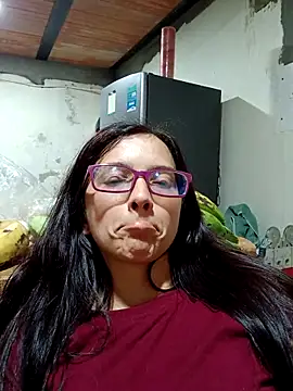 Snapshot of Perladulce chatting on May 5, 4:37 pm Perladulce online show from May 5, 4:37 pm