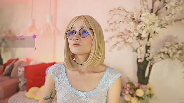 DalahiaRush online show from December 3, 7:01 pm