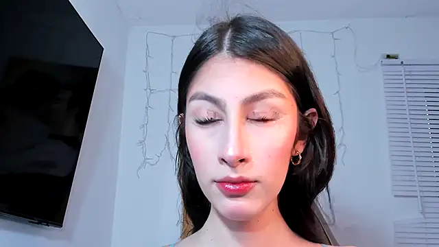 valeria gonzales  online show from January 19, 10:28 pm