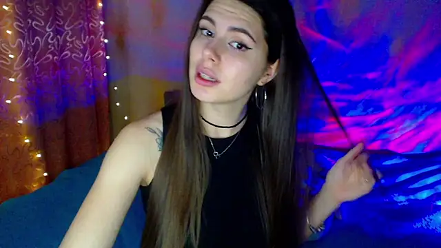 Snapshot of ViollinaLove chatting on January 14, 11:58 pm ViollinaLove online show from January 14, 11:58 pm