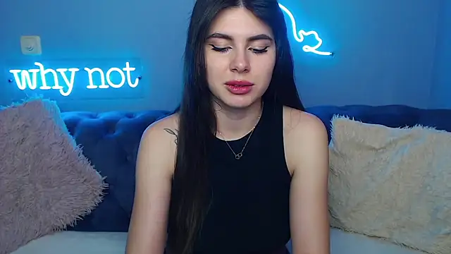 Snapshot of ViollinaLove chatting on February 9, 11:47 am ViollinaLove online show from February 9, 11:47 am