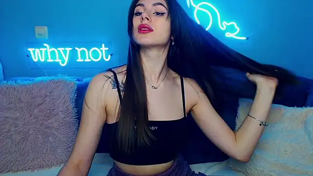 Snapshot of ViollinaLove chatting on February 11, 5:47 am ViollinaLove online show from February 11, 5:47 am