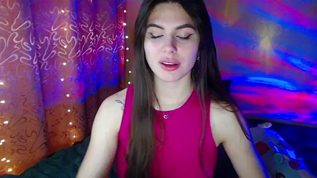 Snapshot of ViollinaLove chatting on February 11, 11:44 pm ViollinaLove online show from February 11, 11:44 pm