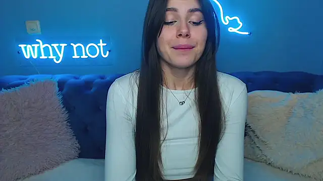 Snapshot of ViollinaLove chatting on February 22, 3:03 pm ViollinaLove online show from February 22, 3:03 pm