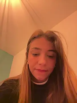 Snapshot of Hall_16 chatting on January 11, 8:54 pm Hall 16 online show from January 11, 8:54 pm