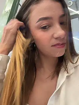 Snapshot of Hall_16 chatting on February 17, 10:36 pm Hall 16 online show from February 17, 10:36 pm