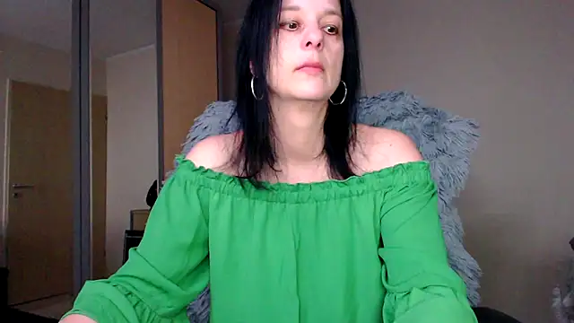 Snapshot of _Sweetlonglips_ chatting on February 20, 9:11 am  Sweetlonglips  online show from February 20, 9:11 am