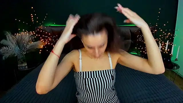 Rebecca Diamond online show from February 23, 7:06 am