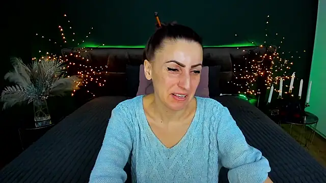 Rebecca Diamond online show from February 24, 6:44 am