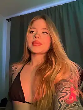 curchez  online show from December 17, 10:22 pm