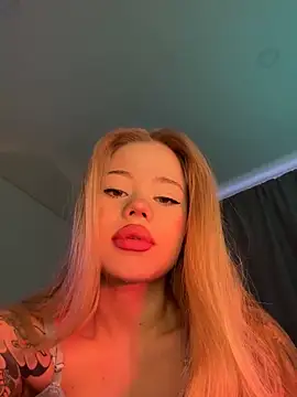 curchez  online show from December 18, 10:24 pm