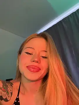 curchez  online show from December 31, 7:29 pm